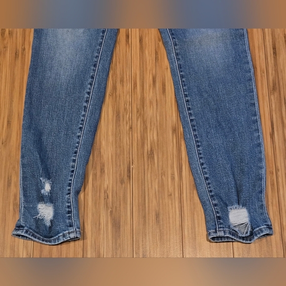 Willow - Root Distressed Blue Jeans - Picture 2 of 8